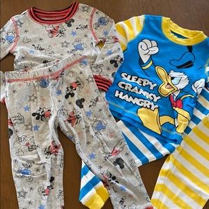 Disney 2 pack matching pajamas size 3